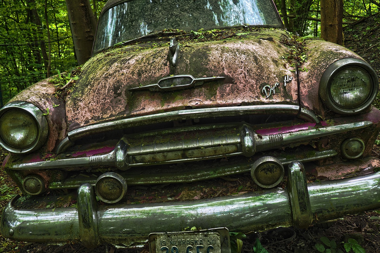 https://pixabay.com/photos/car-scrap-car-cemetery-rust-dirty-3370706/