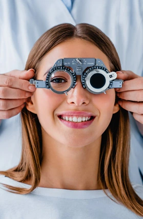 cataract surgeon dubai