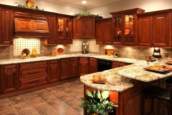 How to Pair Cherry Cabinets With Quartz Countertops for a Balanced Kitchen