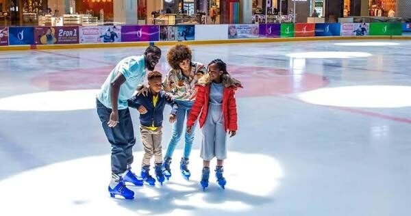 dubai mall ice skating rink timings