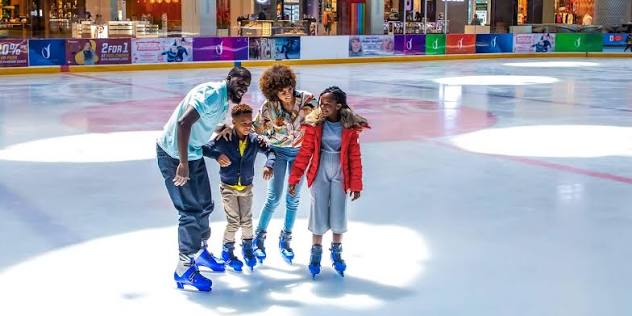 dubai mall ice skating rink timings
