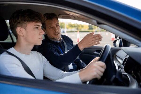 How Professional Driving Training Helps New Drivers